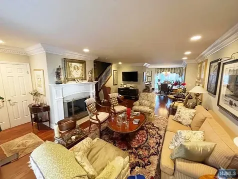 54 Kings Court Fort Lee NJ 07024