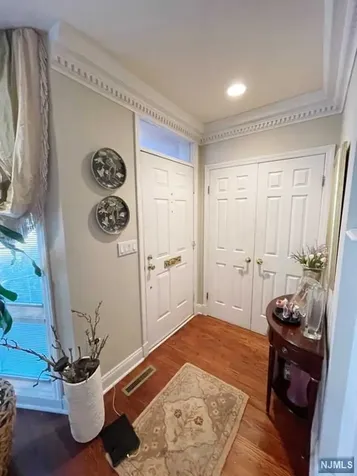 54 Kings Court Fort Lee NJ 07024