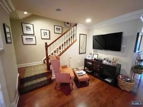 54 Kings Court Fort Lee NJ 07024