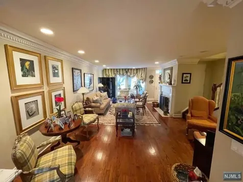 54 Kings Court Fort Lee NJ 07024