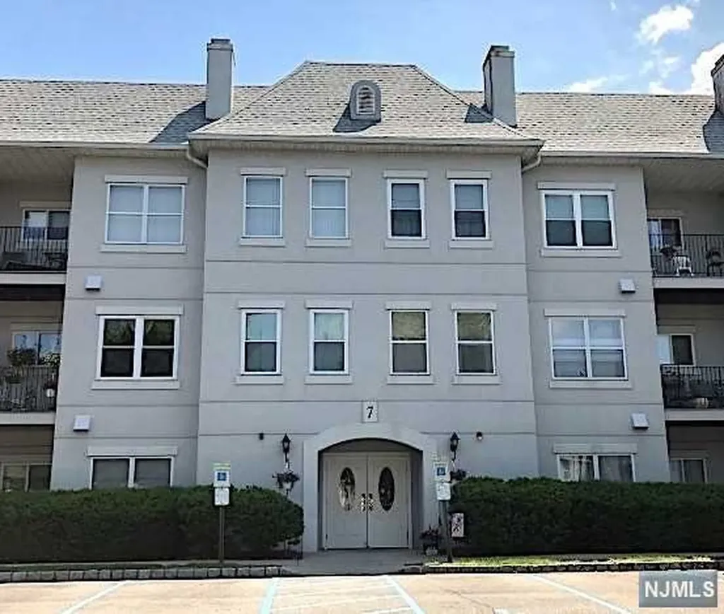 701 Brittany Drive Wayne NJ 07470