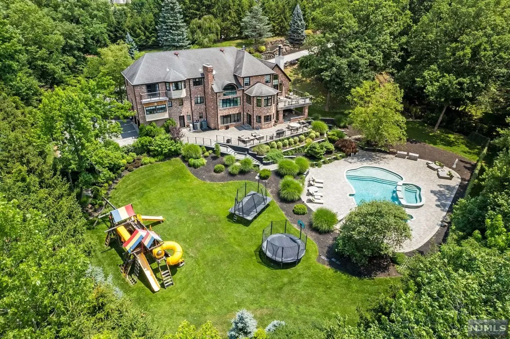 10 Cassandra Drive Alpine NJ 07620