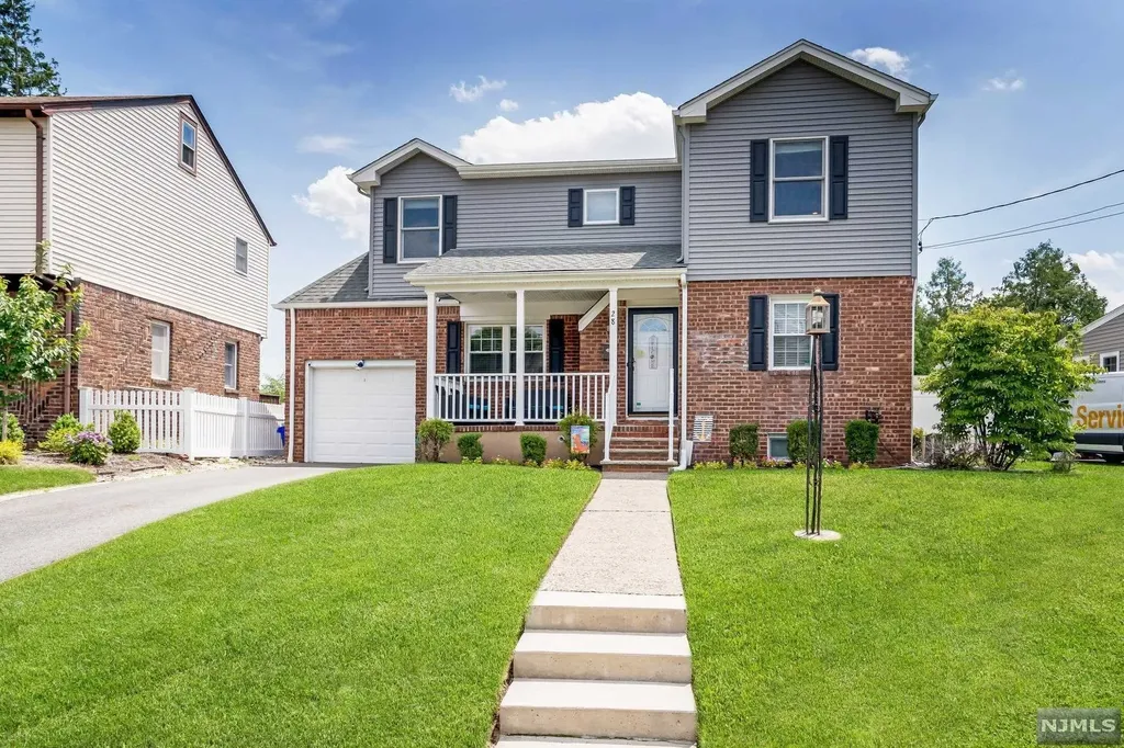 28 Spindler Terrace Saddle Brook NJ 07663