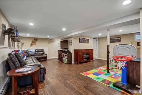 28 Spindler Terrace Saddle Brook NJ 07663