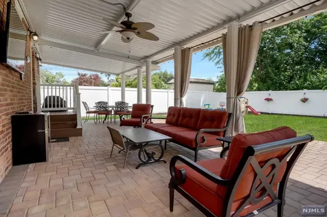 28 Spindler Terrace Saddle Brook NJ 07663