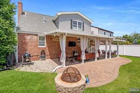 28 Spindler Terrace Saddle Brook NJ 07663