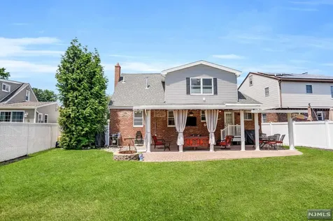 28 Spindler Terrace Saddle Brook NJ 07663