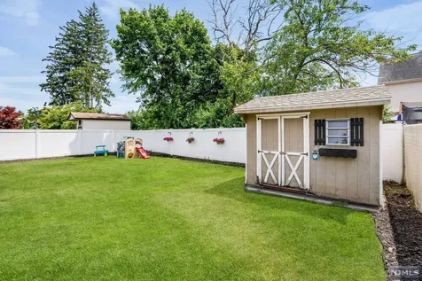 28 Spindler Terrace Saddle Brook NJ 07663