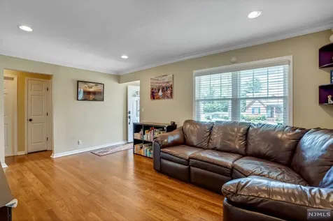 28 Spindler Terrace Saddle Brook NJ 07663