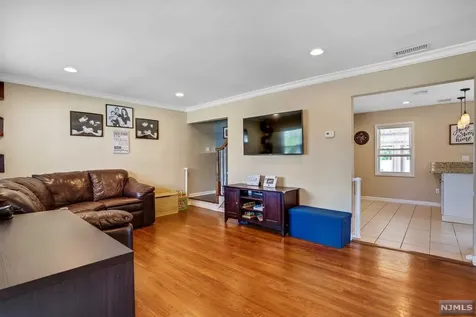 28 Spindler Terrace Saddle Brook NJ 07663