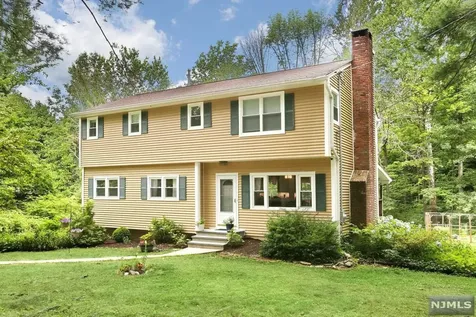 33 Bear Mountain Road Ringwood NJ 07456