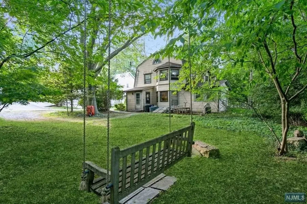 37 Hardenburgh Avenue Demarest NJ 07627
