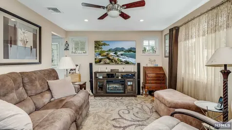 123 18th Avenue Elmwood Park NJ 07407