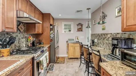 123 18th Avenue Elmwood Park NJ 07407