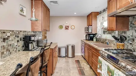 123 18th Avenue Elmwood Park NJ 07407