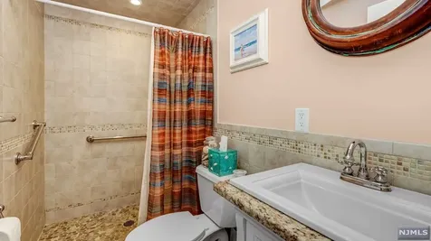 123 18th Avenue Elmwood Park NJ 07407