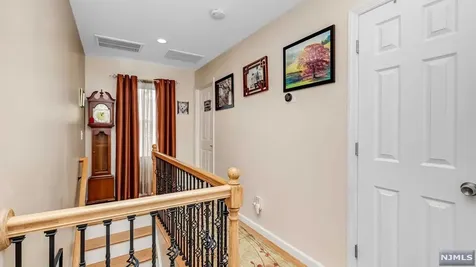 123 18th Avenue Elmwood Park NJ 07407