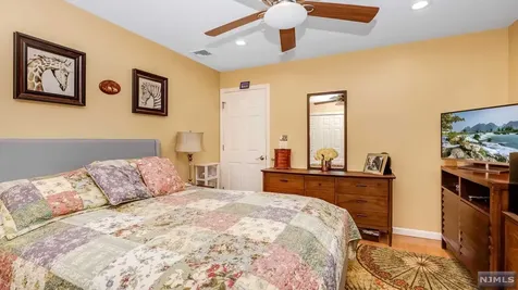 123 18th Avenue Elmwood Park NJ 07407