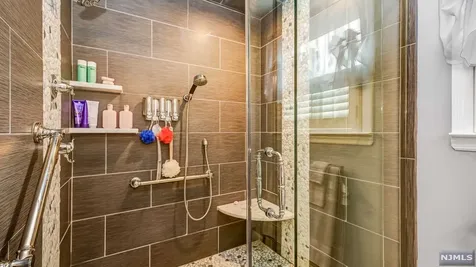 123 18th Avenue Elmwood Park NJ 07407
