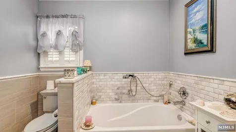 123 18th Avenue Elmwood Park NJ 07407