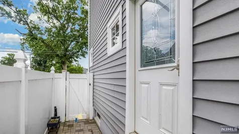 123 18th Avenue Elmwood Park NJ 07407