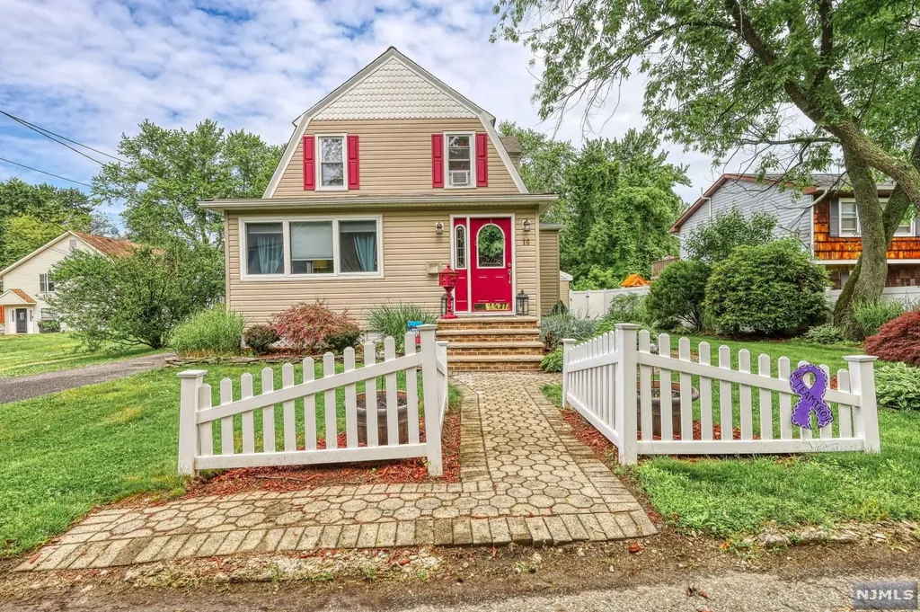 16 Grove Street Wanaque NJ 07465