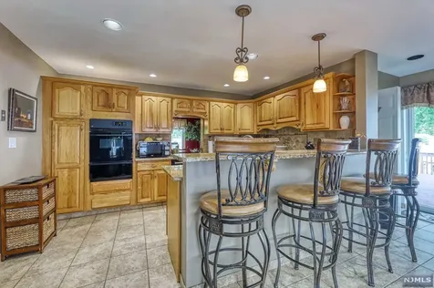 16 Grove Street Wanaque NJ 07465