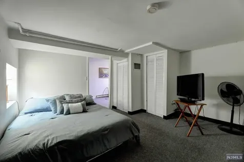 16 Grove Street Wanaque NJ 07465