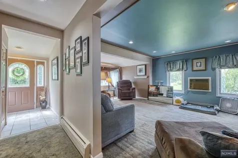 16 Grove Street Wanaque NJ 07465