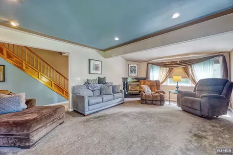 16 Grove Street Wanaque NJ 07465