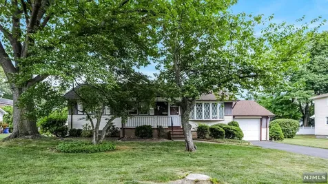 251 Woodcrest Road Paramus NJ 07652