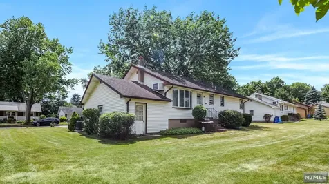 251 Woodcrest Road Paramus NJ 07652