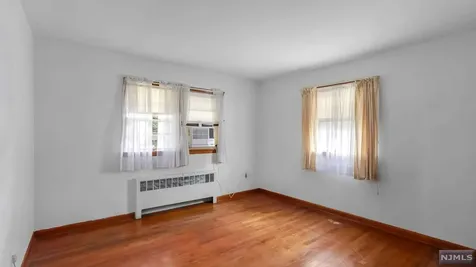 251 Woodcrest Road Paramus NJ 07652