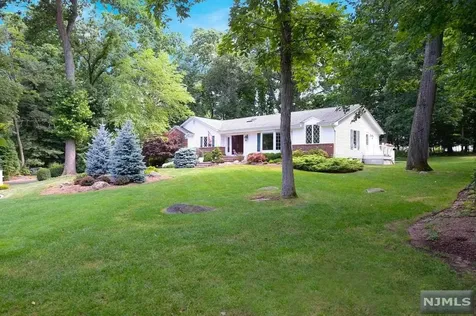 23 Thunderhead Place Mahwah NJ 07430