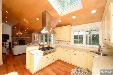 23 Thunderhead Place Mahwah NJ 07430