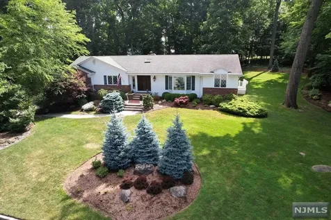 23 Thunderhead Place Mahwah NJ 07430