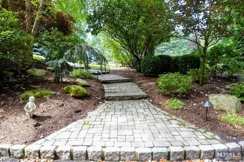 23 Thunderhead Place Mahwah NJ 07430