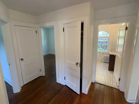 31 Wyckoff Avenue Wyckoff NJ 07481