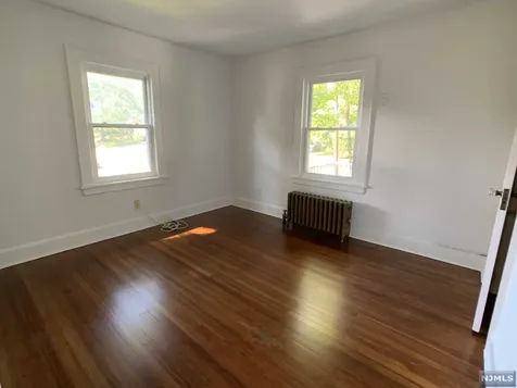 31 Wyckoff Avenue Wyckoff NJ 07481