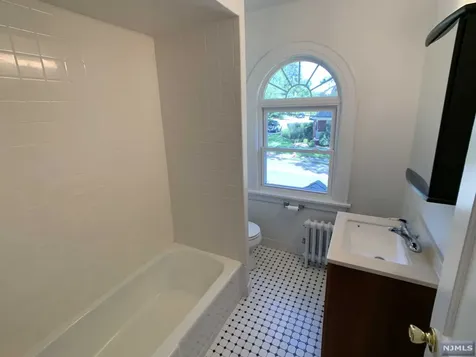 31 Wyckoff Avenue Wyckoff NJ 07481