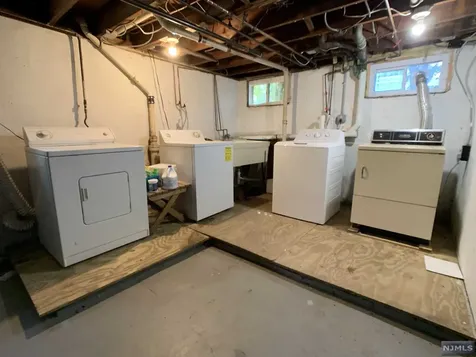 31 Wyckoff Avenue Wyckoff NJ 07481