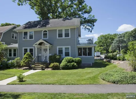 31 Wyckoff Avenue Wyckoff NJ 07481