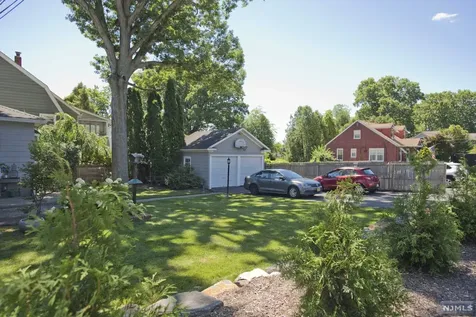 31 Wyckoff Avenue Wyckoff NJ 07481