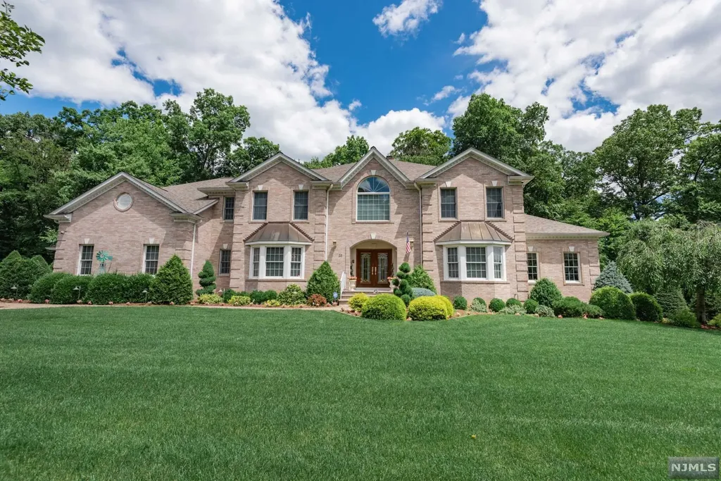 33 Julia Court Twp Of Washington NJ 07676