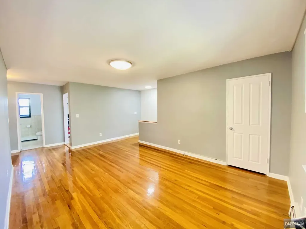 132 Myrtle Avenue Fort Lee NJ 07024