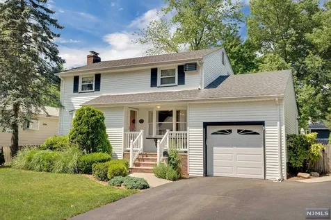 61 Moore Avenue Waldwick NJ 07463