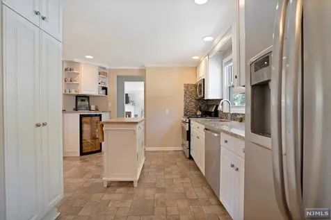 61 Moore Avenue Waldwick NJ 07463