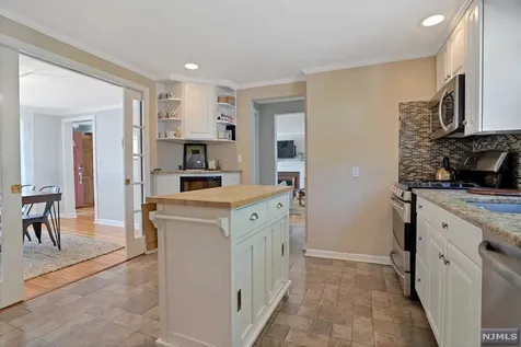 61 Moore Avenue Waldwick NJ 07463