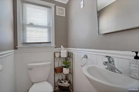 61 Moore Avenue Waldwick NJ 07463
