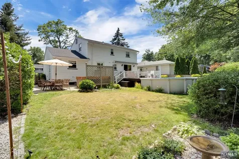 61 Moore Avenue Waldwick NJ 07463